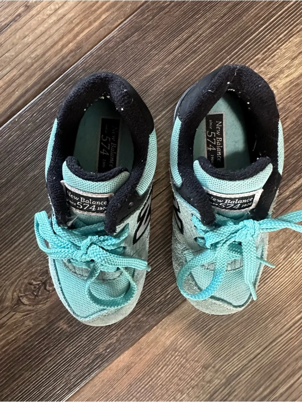 New Balance 574 aqua blue and black lace up sneakers toddler 7 boy or girl